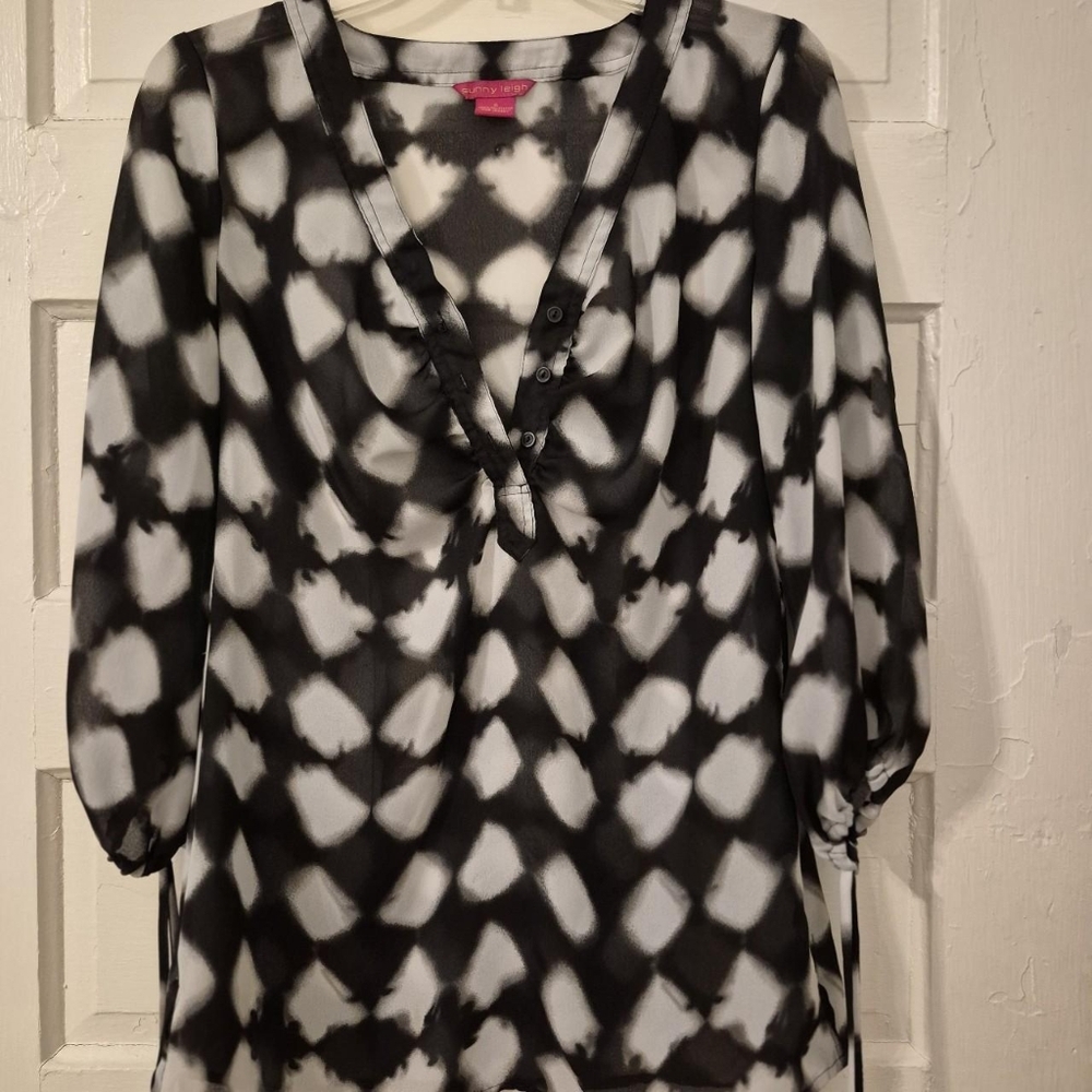 Black & White Tie-Dye V-Neck Tunic